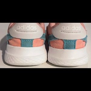 Adidas Sneakers